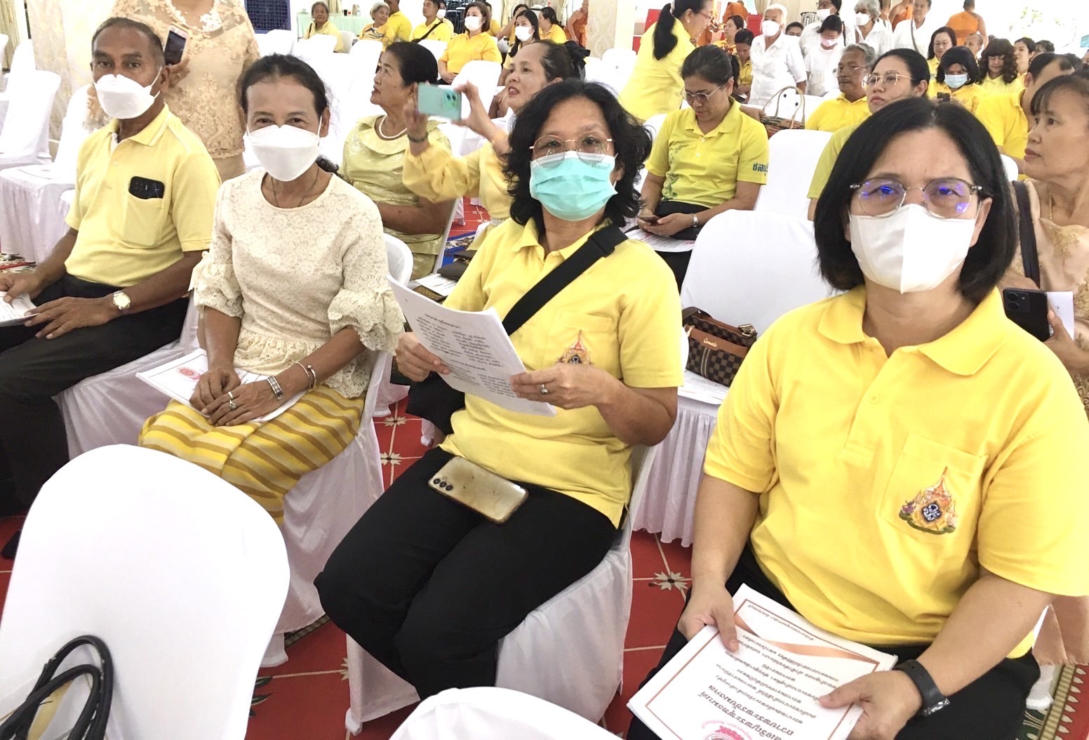 ร่วมพิธีเจริญพระพุทธมนต์ถวายพระพรชัยมงคลแด่พระบาทสมเด็จพระเจ้าอยู่หัวและพระบรมวงศานุวงค์ ประจำพุทธศั…