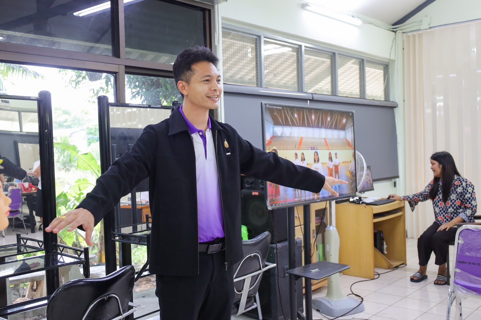 เข้าเยี่ยมชมการฝึกซ้อมการแสดงชุดพิเศษ ของศูนย์เรียนรู้การพัฒนาสตรีและครอบครัวฯ จ.ชลบุรี