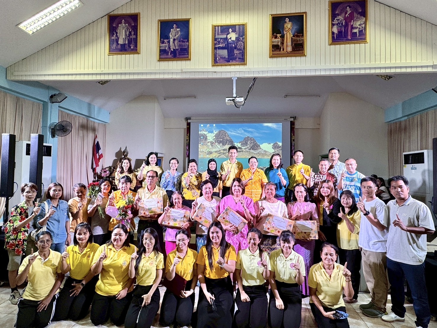 ร่วมกิจกรรมแสดงมุทิตาจิต แด่ผู้เกษียณอายุราชการของ พม.หนึ่งเดียว จังหวัดชลบุรี ประจำปี 2568