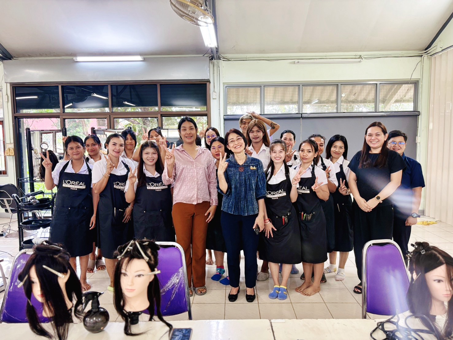 เข้าเยี่ยมชมการจัดการเรียนการสอนหลักสูตรตัดผมชาย และหลักสูตรการจัดแต่งทรงผม (สระไดร์ ซอย ยืด ดัด ทำส&hellip;