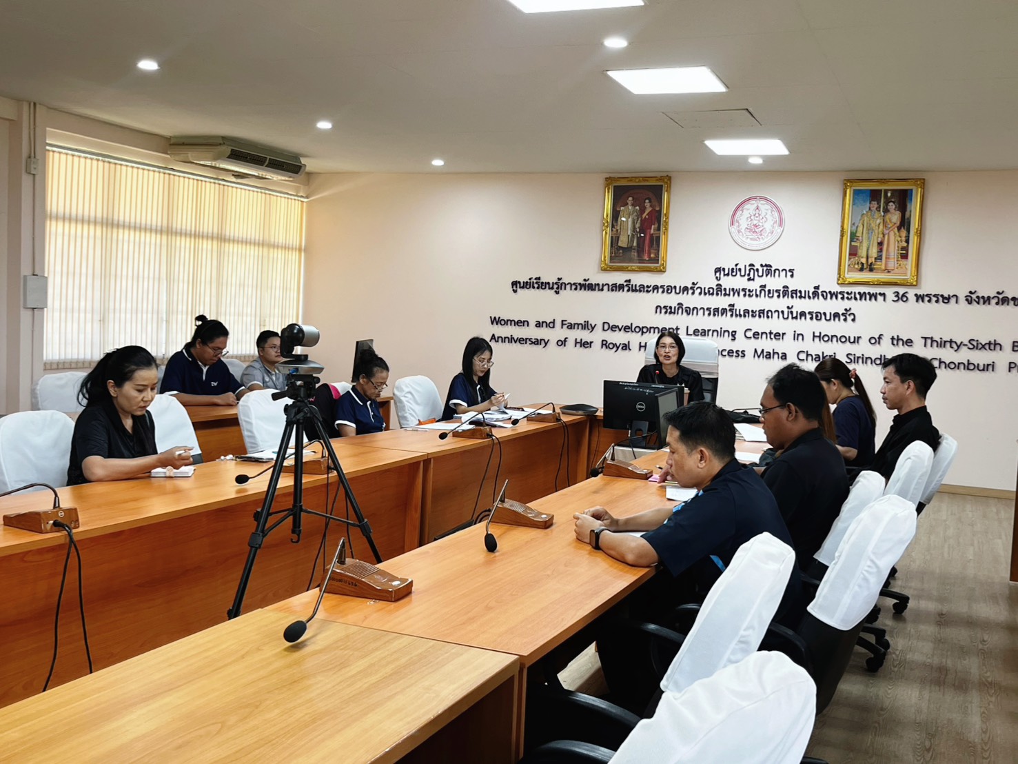 ประชุมคณะกรรมการพิจารณาการฝึกอบรมกิจกรรมส่งเสริมพัฒนาทักษะอาชีพแก่สตรีและครอบครัว และการจัดการพฤติกร&hellip;