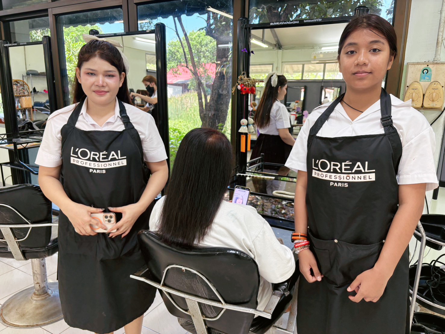 ให้บริการเสริมสวยครบวงจรฟรี