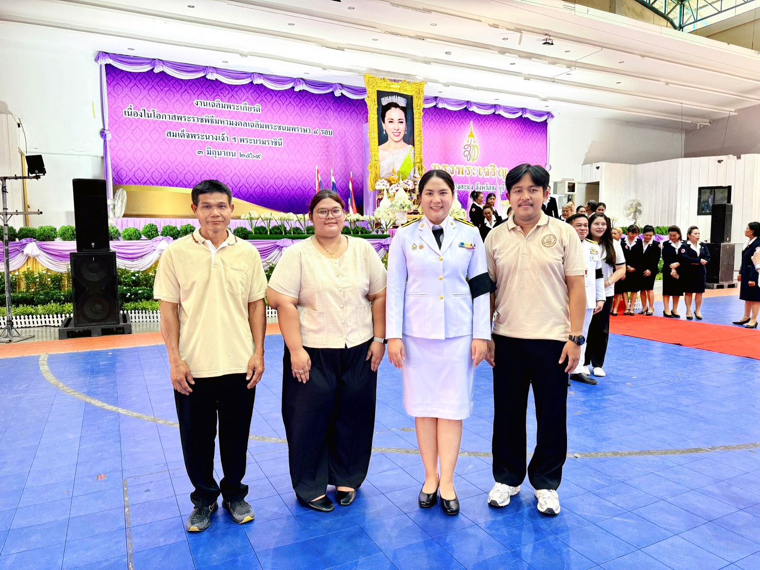 ร่วมพิธีทำบุญตักบาตรถวายเป็นพระราชกุศล กิจกรรมเฉลิมพระเกียรติสมเด็จพระนางเจ้าฯ พระบรมราชินี เนื่องใน&hellip;