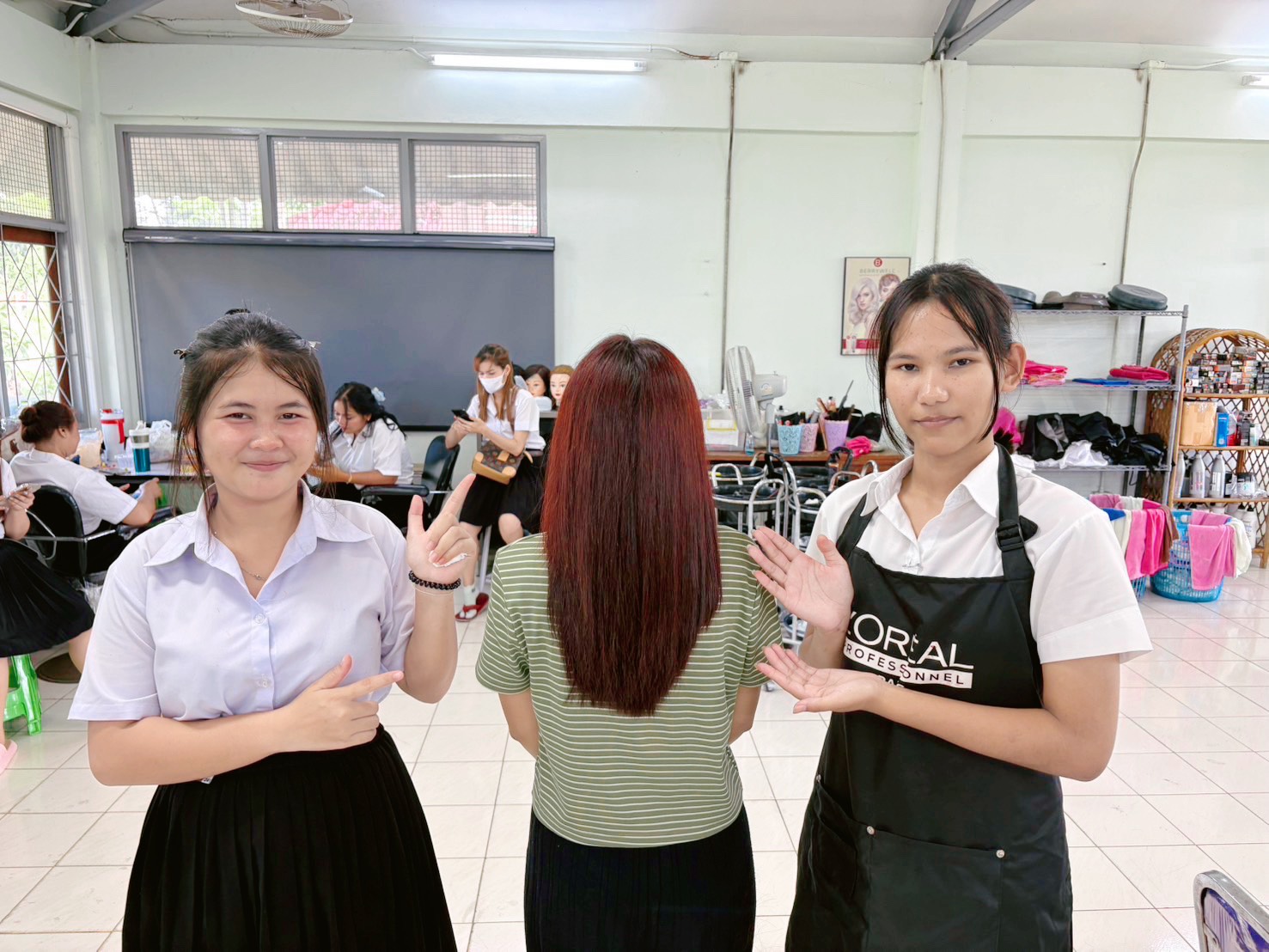 ให้บริการเสริมสวยครบวงจรฟรี