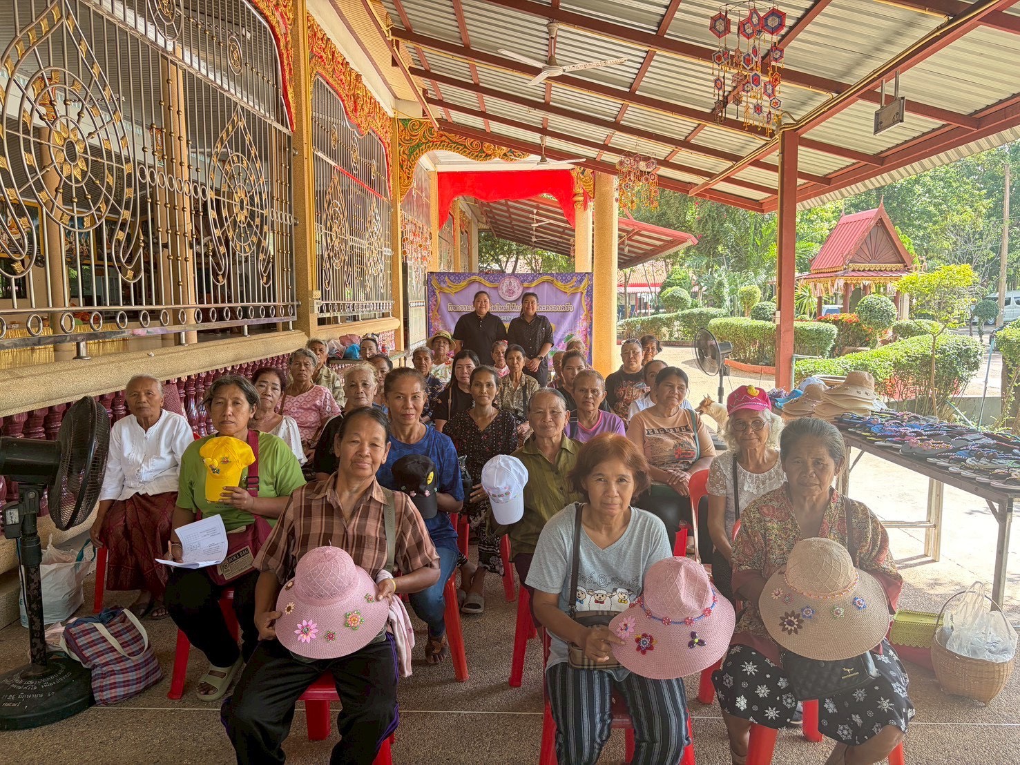 ลงพื้นที่สอบข้อเท็จจริงและสำรวจเยี่ยมบ้านกลุ่มอาชีพเพื่อสนับสนุนเงินอุดหนุนค่าแรงงานสตรี ตามกิจกรรมส…