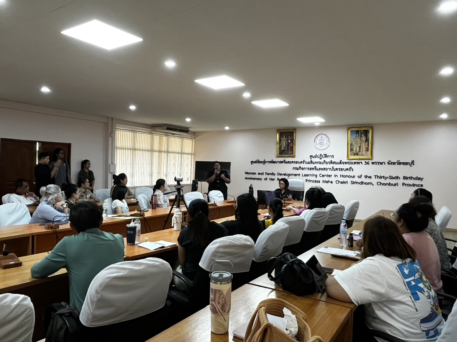รับรายงานตัวและปฐมนิเทศผู้เข้ารับการฝึกอบรมอาชีพ