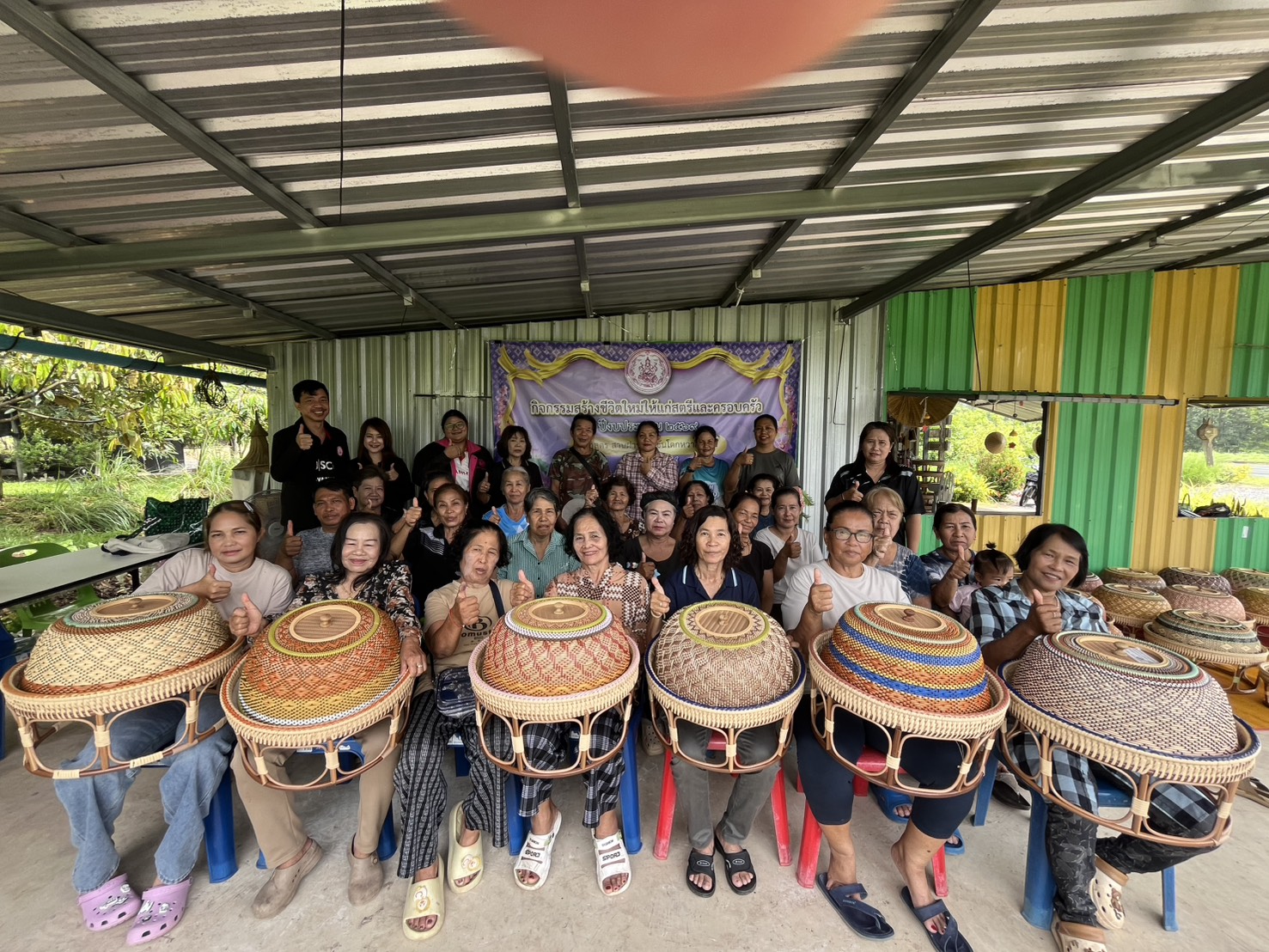 ลงพื้นที่สอบข้อเท็จจริงและสำรวจเยี่ยมบ้านกลุ่มอาชีพเพื่อสนับสนุนเงินอุดหนุนค่าแรงงานสตรี ตามกิจกรรมส&hellip;
