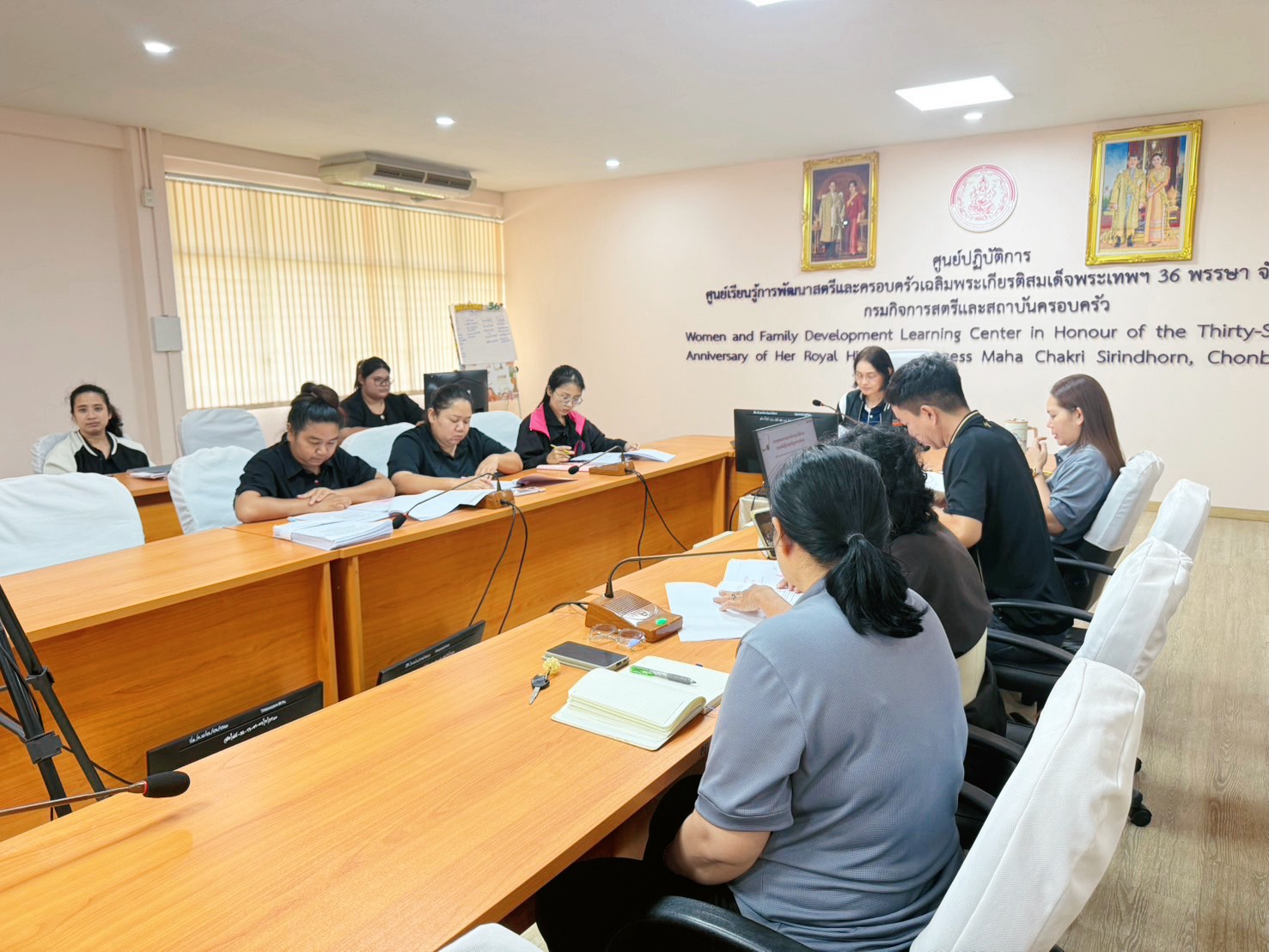 ประชุมคณะกรรมการพิจารณาเงินอุดหนุนของศูนย์เรียนรู้การพัฒนาสตรีและครอบครัวเฉลิมพระเกียรติสมเด็จพระเทพ&hellip;