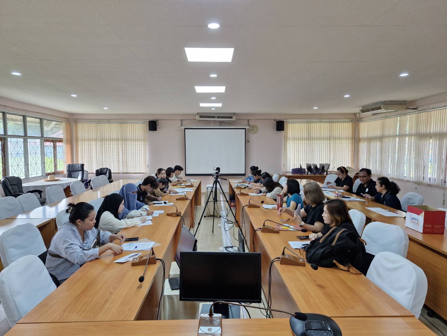 รับรายงานตัวและปฐมนิเทศผู้เข้ารับการฝึกอบรมอาชีพ